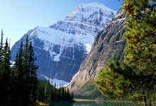 [CBA]篮球赛艇跨界互动 郭艾伦帅气胯下运球放大招.